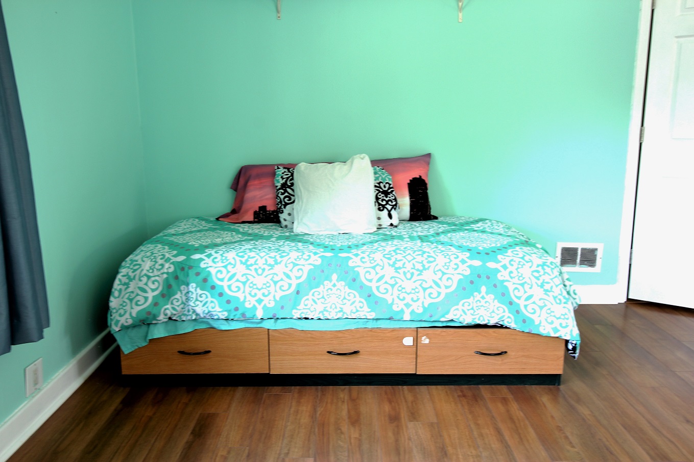 Kozy Kottage Master bedroom Single bed in master Crystal Beach Cottages For Rent
