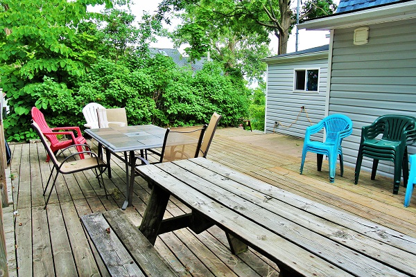Highview House - Back Deck - Crystal Beach Cottages for Rent