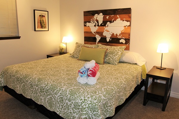 Benchview-Beamsville-downstairs bedroom-Holiday Homes Property Management