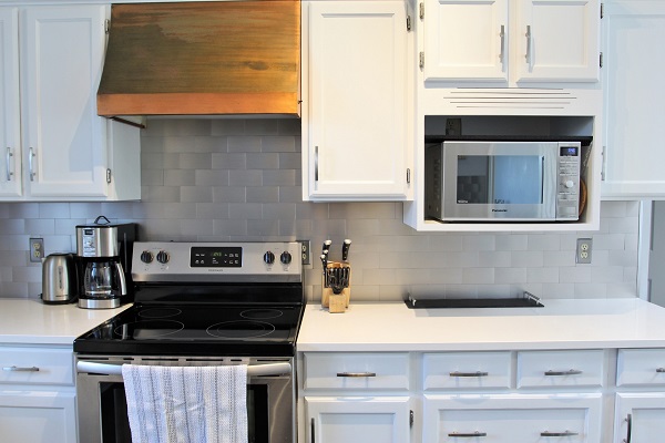 Benchview-Beamsville-kitchen2-Holiday Homes Property Management