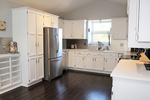 Benchview-Beamsville-kitchen3-Holiday Homes Property Management