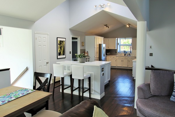Benchview-Beamsville-main floor-Holiday Homes Property Management