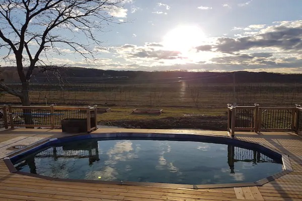 Benchview - Swimming Pool, Hot Tub, King Bed, Bench Brewery Beamsville