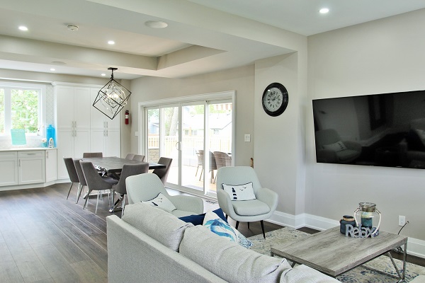 Crystal Clear Cottage-main floor-Crystal Beach-HolidayHomesPropertyManagement 600x400