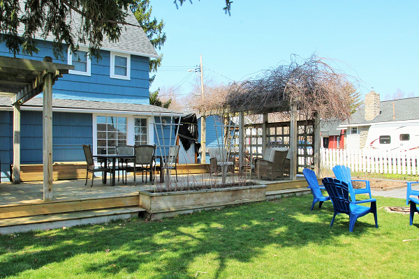 Mi Casa Es Su Casa – Holiday Homes Property Management – Crystal Beach – backyard 3 (600x400)